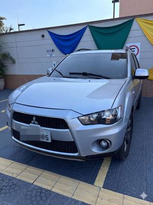 MITSUBISHI OUTLANDER 3.0 4X4 V6 24V GASOLINA 4P AUTOMÁTICO MITSUBISHI OUTLANDER 3.0 4X4 V6 24V GASOLINA 4P AUTOMÁTICO